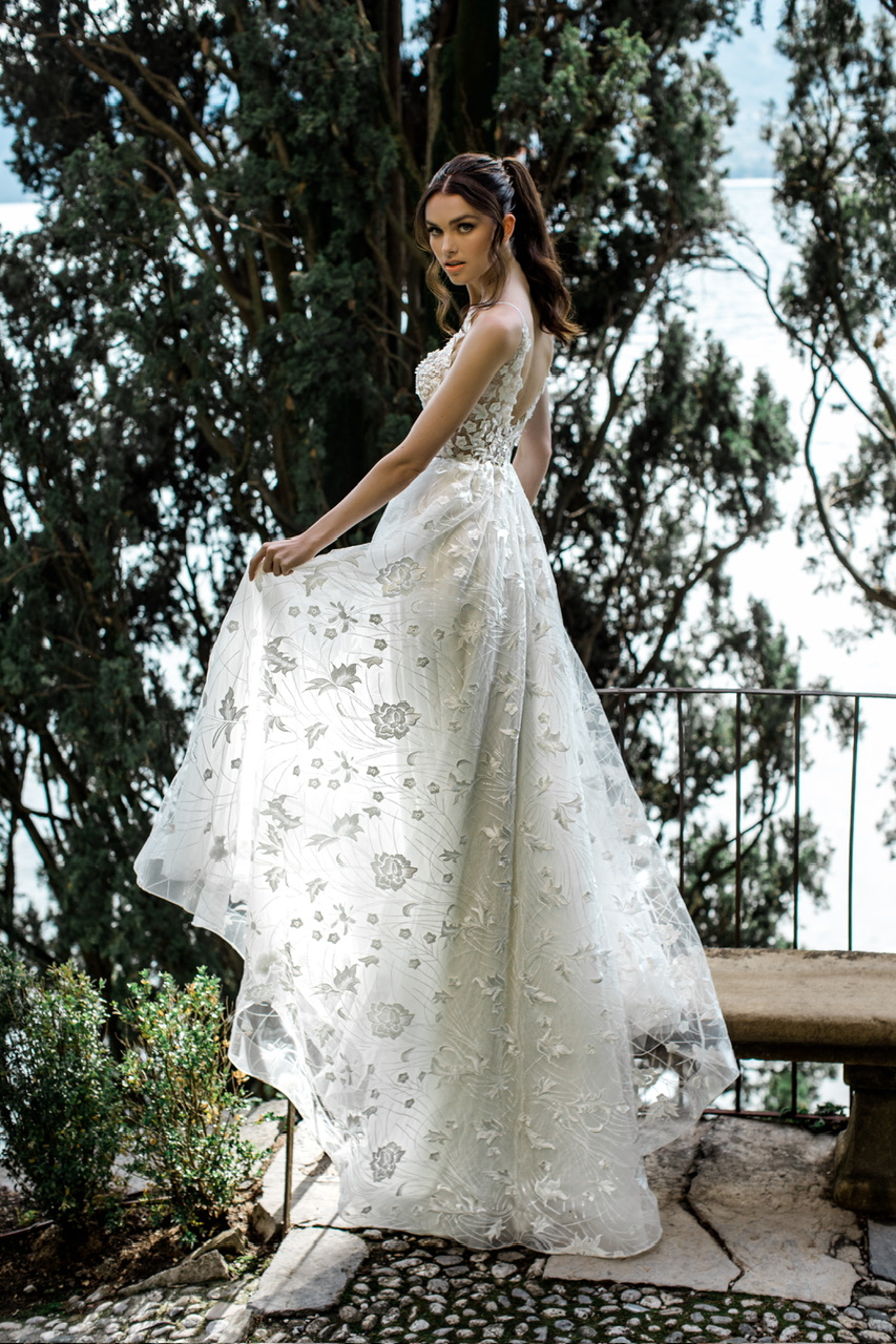 Ari Villoso menyasszonyi ruha 